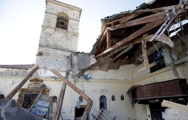 Последствия мощного землетрясения в Италии: человеческие жертвы и остановка метро