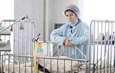 В Виннице умерла двухлетняя девочка, потерявшая руку из-за халатности медсестер