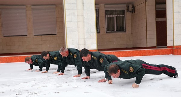 Пятеро украинских генералов приняли участие во флешмобе 22PushupChallenge