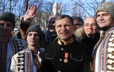 Олег Скрипка на День Соборности исполнил в Днепре героический марш ОУН