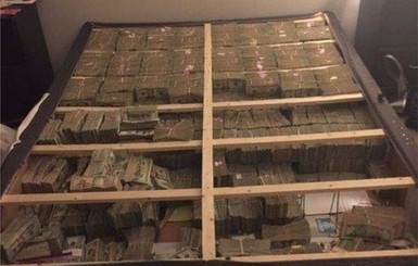 В США полиция нашла 20 миллионов долларов под матрасом