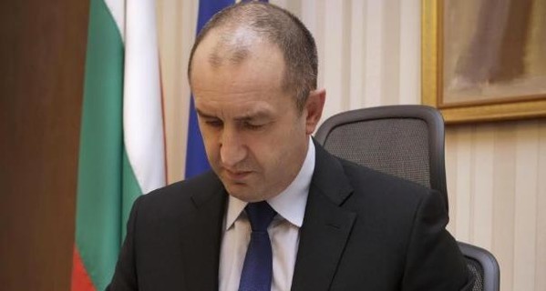 Президент Болгарии назначил досрочные выборы в парламент
