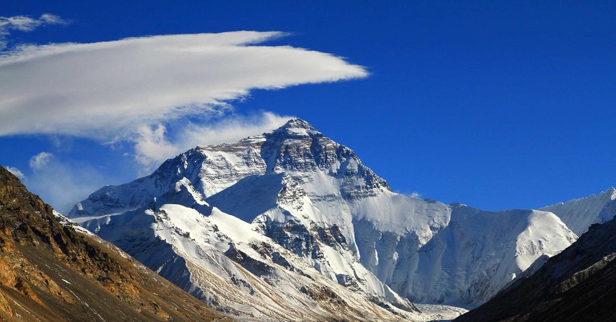 Высоту Эвереста перемеряют: гора могла стать ниже