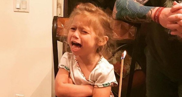 В Instagram появился аккаунт, где родители публикуют фото своих плачущих детей