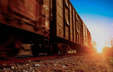 На Одесской железной дороге сошли с рельсов девять зерновозов