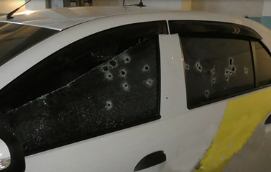 В Днепре расстреляли машину охранной фирмы – есть жертвы