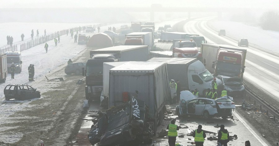В Польше из-за густого тумана столкнулись 76 машин