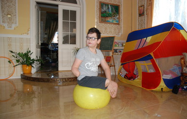 Раненый в Донецкой области мальчик отжался 22 раза в поддержку военных