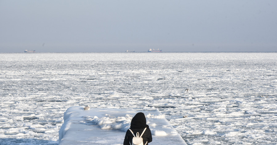 Черное море сковало льдами