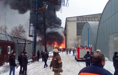 В Киеве пожар на судостроительном заводе