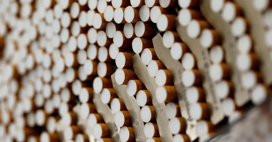 Табачные компании хотят отучить украинцев курить