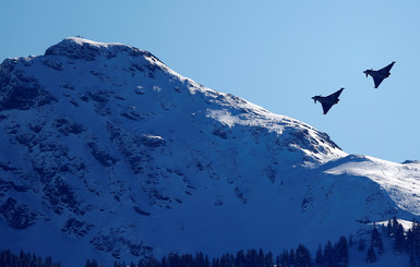 В Альпах группу лыжников накрыла лавина