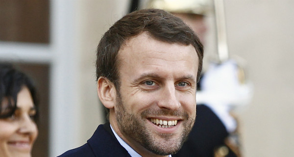 По данным соцопросов, новым президентом Франции станет Макрон 