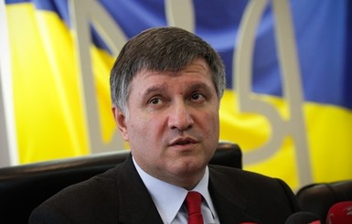 Аваков ответил на подозрения НАБУ по закупке внедорожников