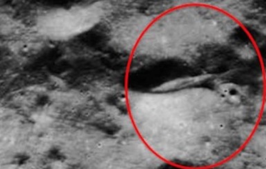 На Луне сфотографировали гигантский корабль инопланетян?