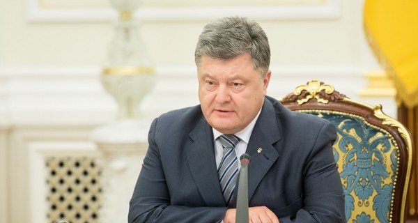 Порошенко заявил, что не может к каждому автору приставить сбушника 