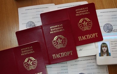Песков пояснил, зачем Путин признал паспорта 