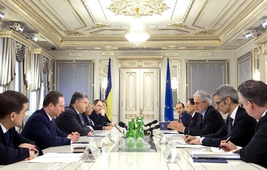 Порошенко заявил об усилении антироссийских санкций из-за документов 