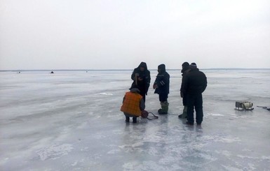 В Кировоградской области пятеро рыбаков провалились под лед