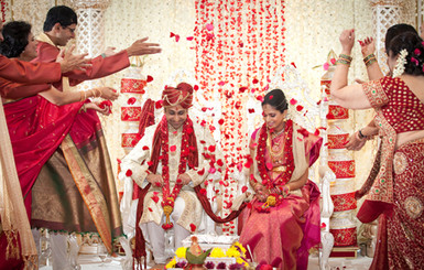 В Индии запретили приглашать на свадьбу более 900 гостей