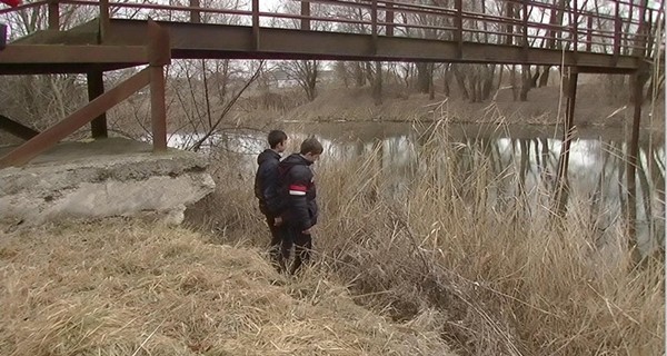 На Херсонщине девятиклассники бросились в ледяную воду спасать тонущего мальчика