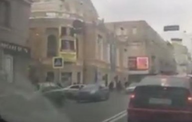 Харьковчан возмутил полицейский кортеж 