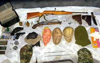 На Полтавщине бандиты в масках монстров полгода промышляли грабежом и убийствами