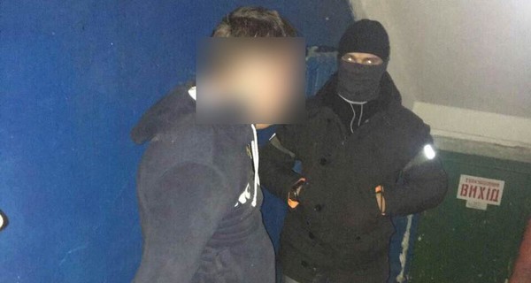 В Киеве следователя полиции поймали на взятке в 82 тысячи