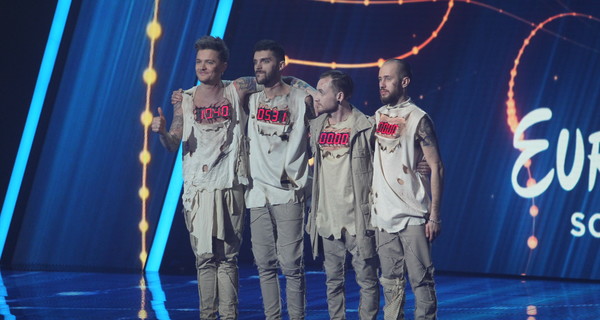 Фронтмен O.Torvald  учится танцевать, чтобы никто не боялся