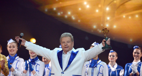 Факт. Михаил Поплавский презентовал украинскую песню в самом центре Европы