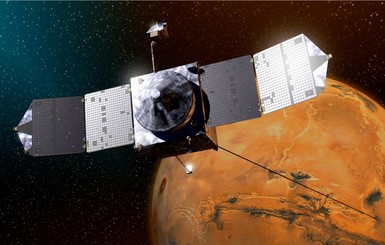 Спутник НАСА едва не столкнулся с луной Марса