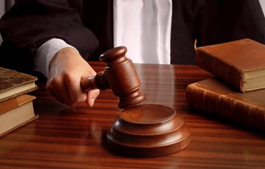 16 судей ВККС за январь получили более трех миллионов гривен