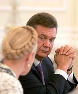 Тимошенко отменила 10 заповедей Януковича 