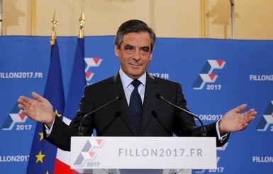 Кандидат в президенты Франции попал в скандал из-за дизайнерских костюмов