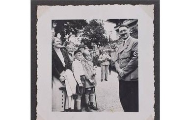 В Британии продают фотоальбом Гитлера
