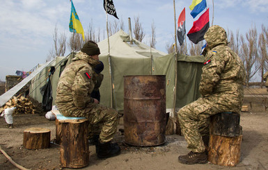 Что говорили о блокаде Донбасса первые лица Украины еще месяц назад