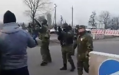 Блокада Донбасса: на одном из редутов полиция снова открыла огонь