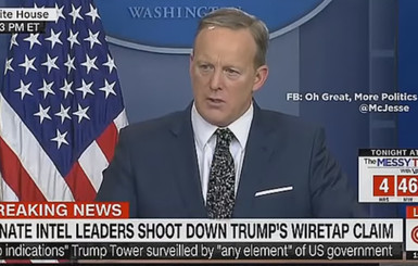 В сети шутят над галстуком пресс-секретаря Белого Дома