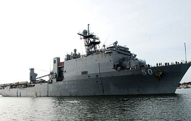 В Черное море вошел десантный корабль США