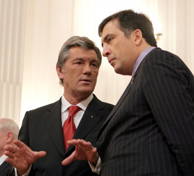 На саммите стран СНГ Ющенко познакомили с Медведевым 