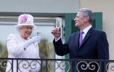 Рацион королевы Елизаветы II - рыба и шампанское каждый день