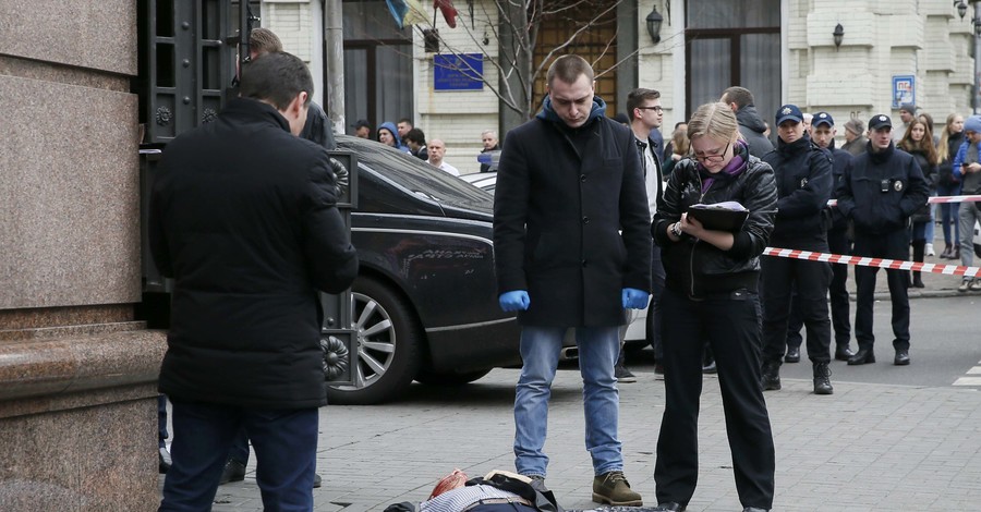 Все видео очевидцев с места убийства Дениса Вороненкова