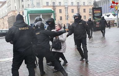 В Беларуси снова вышли на митинг, начались задержания