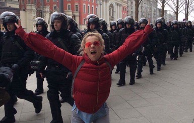 На антикоррупционном митинге в Москве задержали 1030 человек
