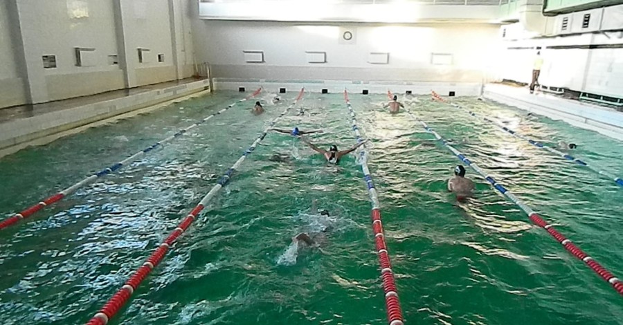 В Запорожье 90-летние пловцы установили мировой рекорд