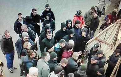 В столице продолжается блокирование стройки АЗК по ул.Ревуцкого в Дарницком районе