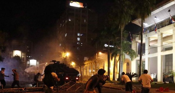 В Парагвае полицейские застрелили одного из протестующих