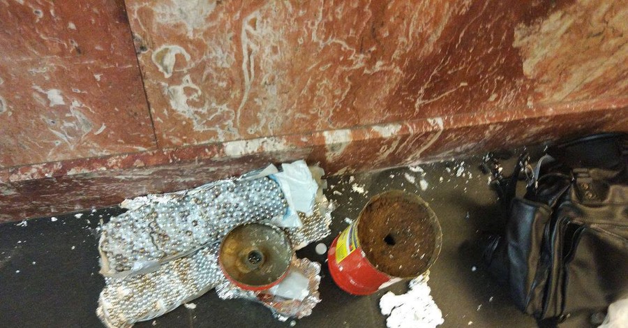 Появилось фото неразорвавшейся бомбы в метро Петербурга 