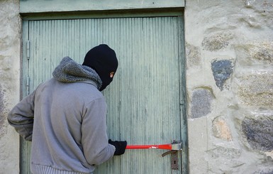 В Тернопольской области женщина зарезала разбойника, ворвавшегося в дом 