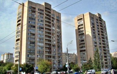 В девятиэтажке Санкт-Петербурга нашли бомбу